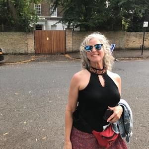 Meet your Posher, Amelia